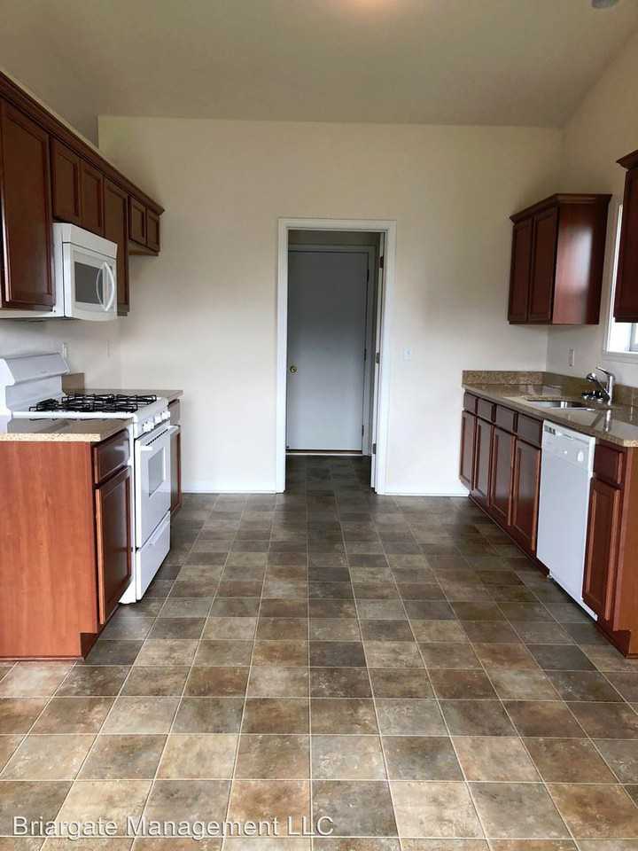1953 Burnett Dr - Photo 2 of 6