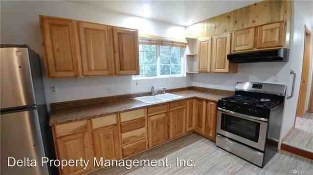 17827 65th DR NW - Photo 2 of 12