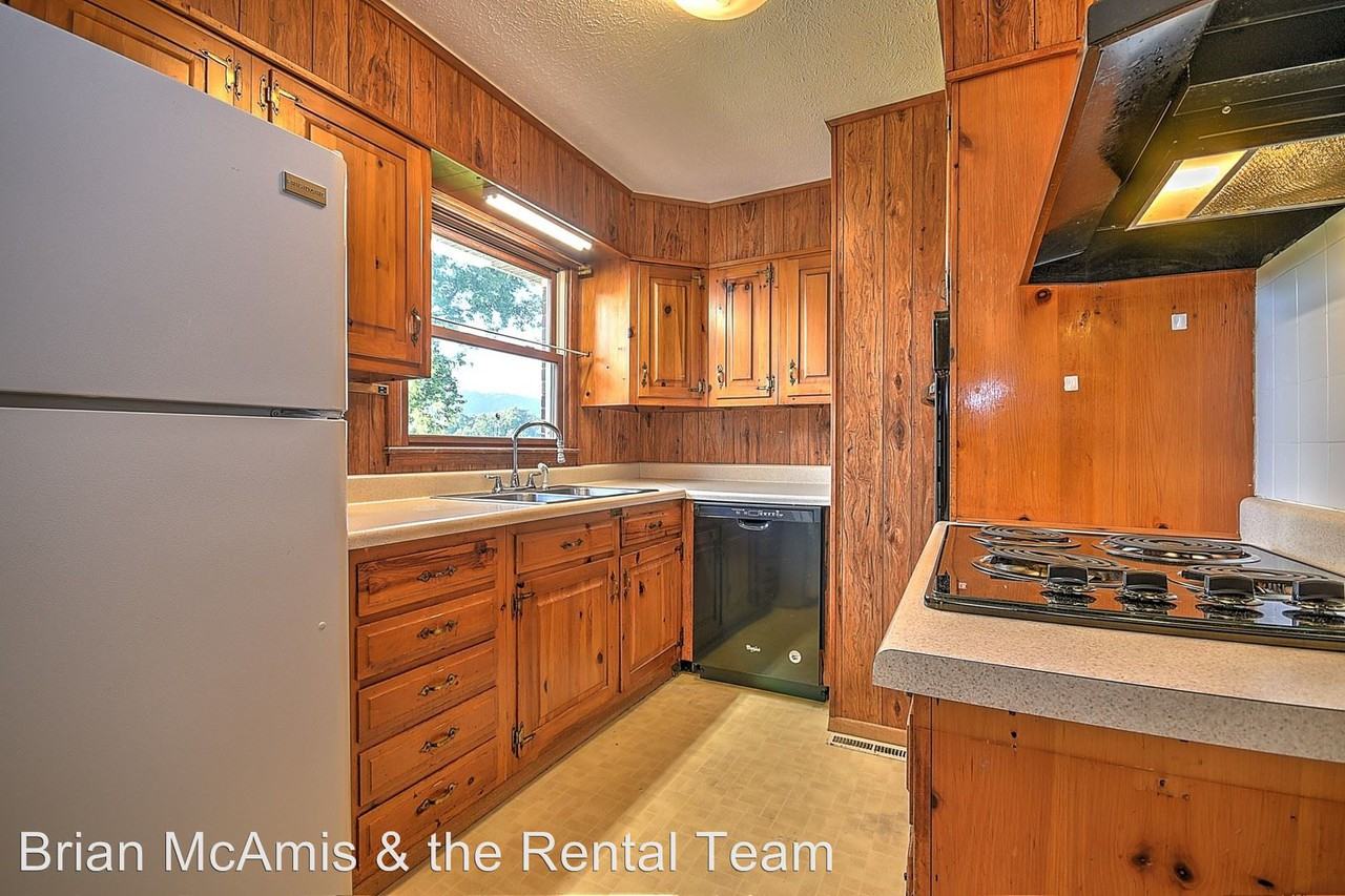 439 Christian Bend Rd - Photo 3 of 26