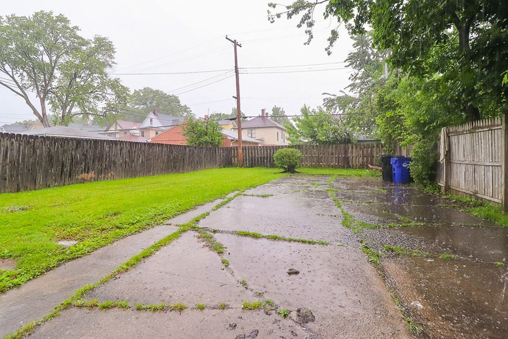 10222 Joan Ave - Photo 3 of 43