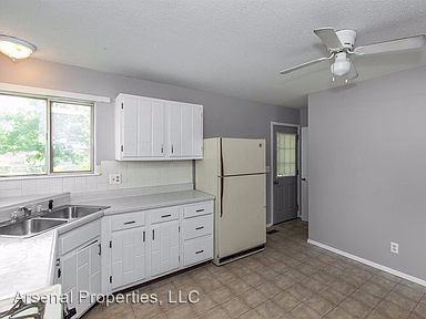 520 33rd Ave W - Photo 3 of 25