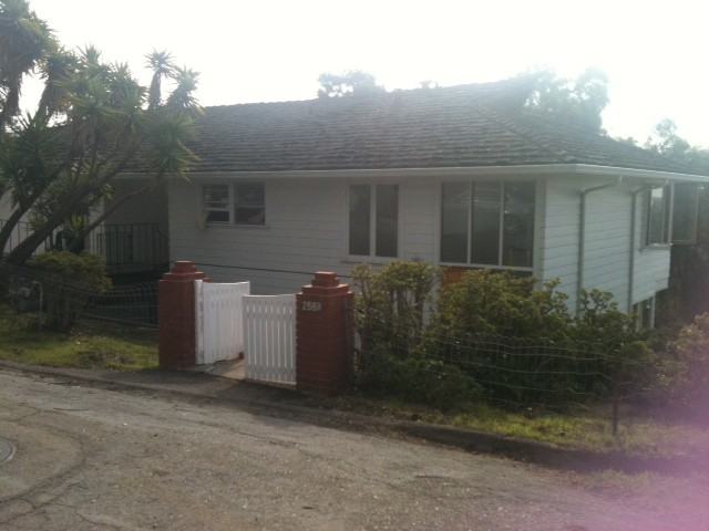 2587 Hillcrest Ave - Photo 2 of 12