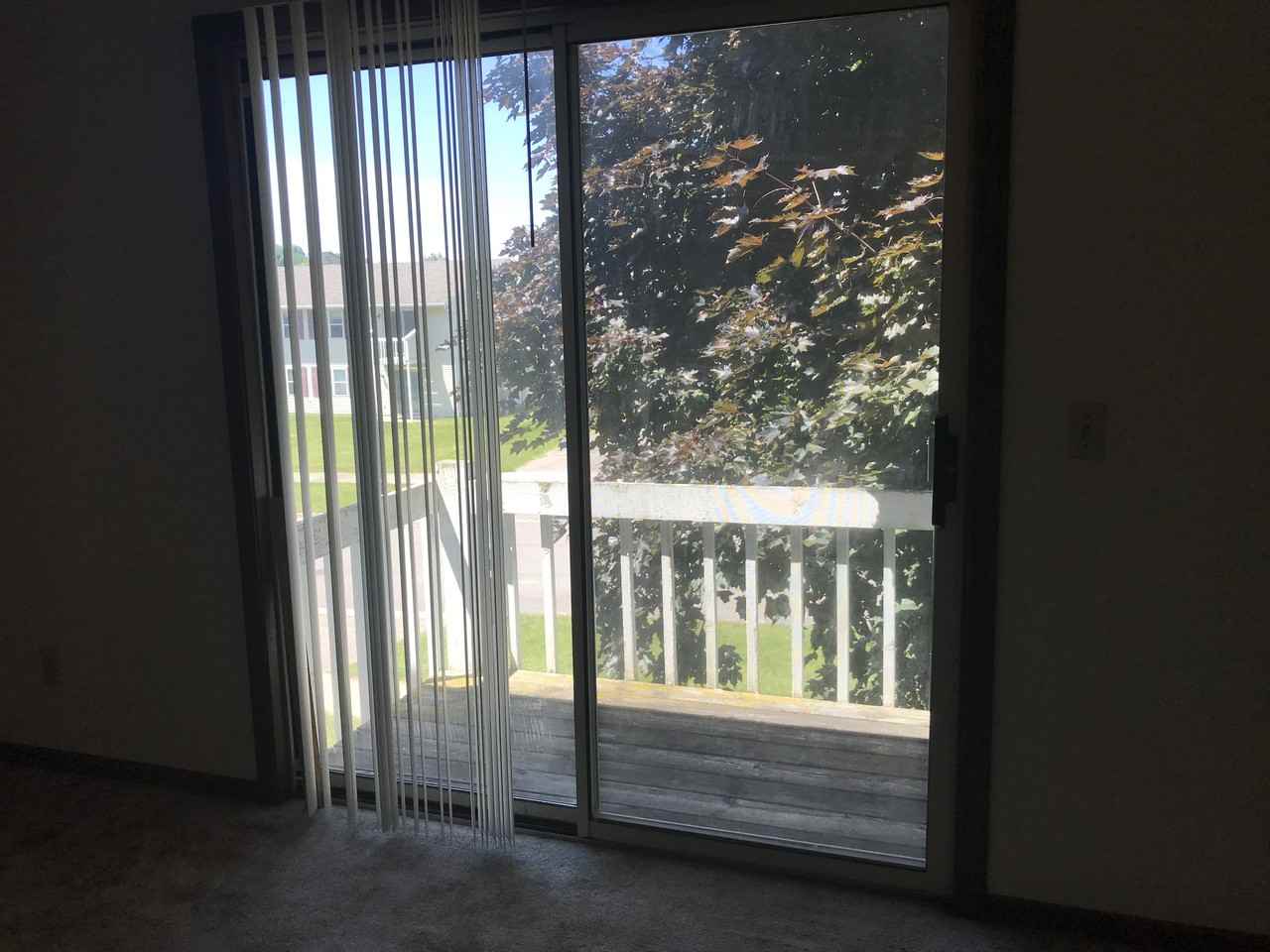 369 Oxford Ct - Photo 3 of 9