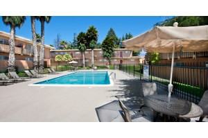 Cambridge Court - Photo 3 of 15