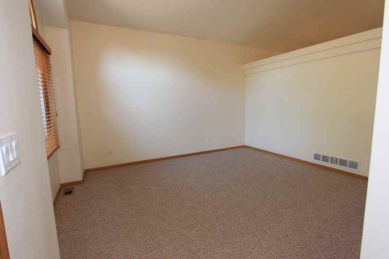 3754 Rockaway St - Photo 3 of 18