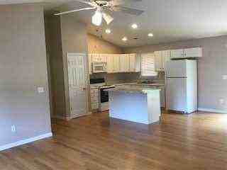 226 Heatherbrook Dr - Photo 3 of 9