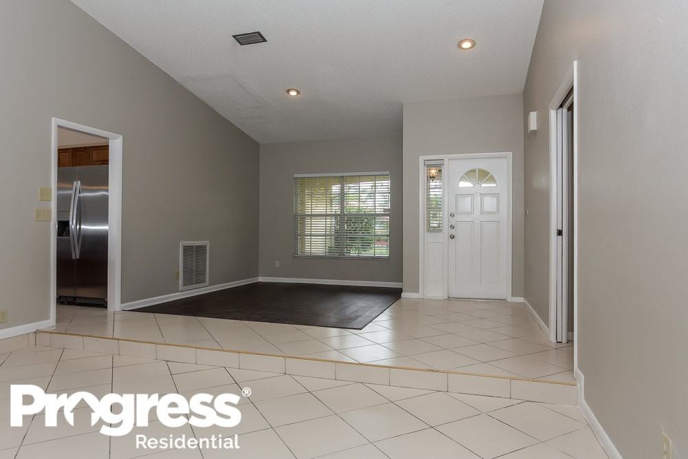 10768 Nw 17th St - Photo 2 of 15