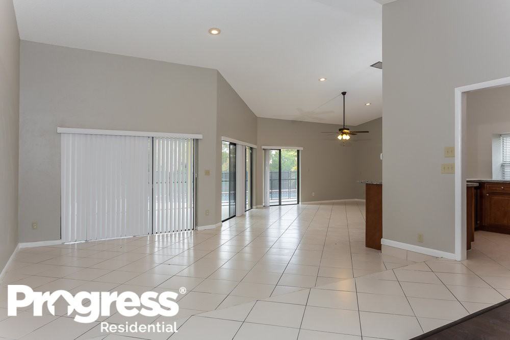 10768 Nw 17th St - Photo 3 of 15