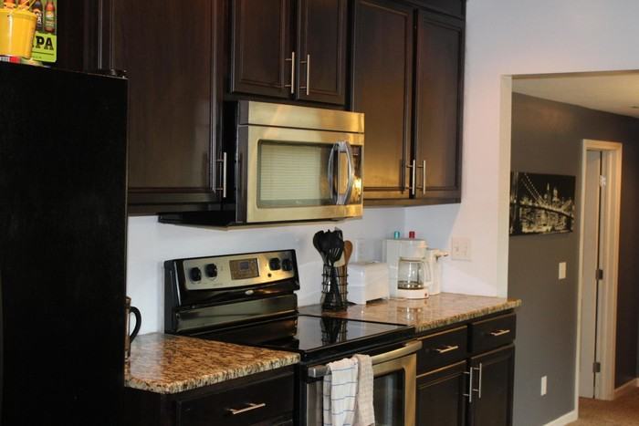 2137 N Oakland Ave - Photo 3 of 10