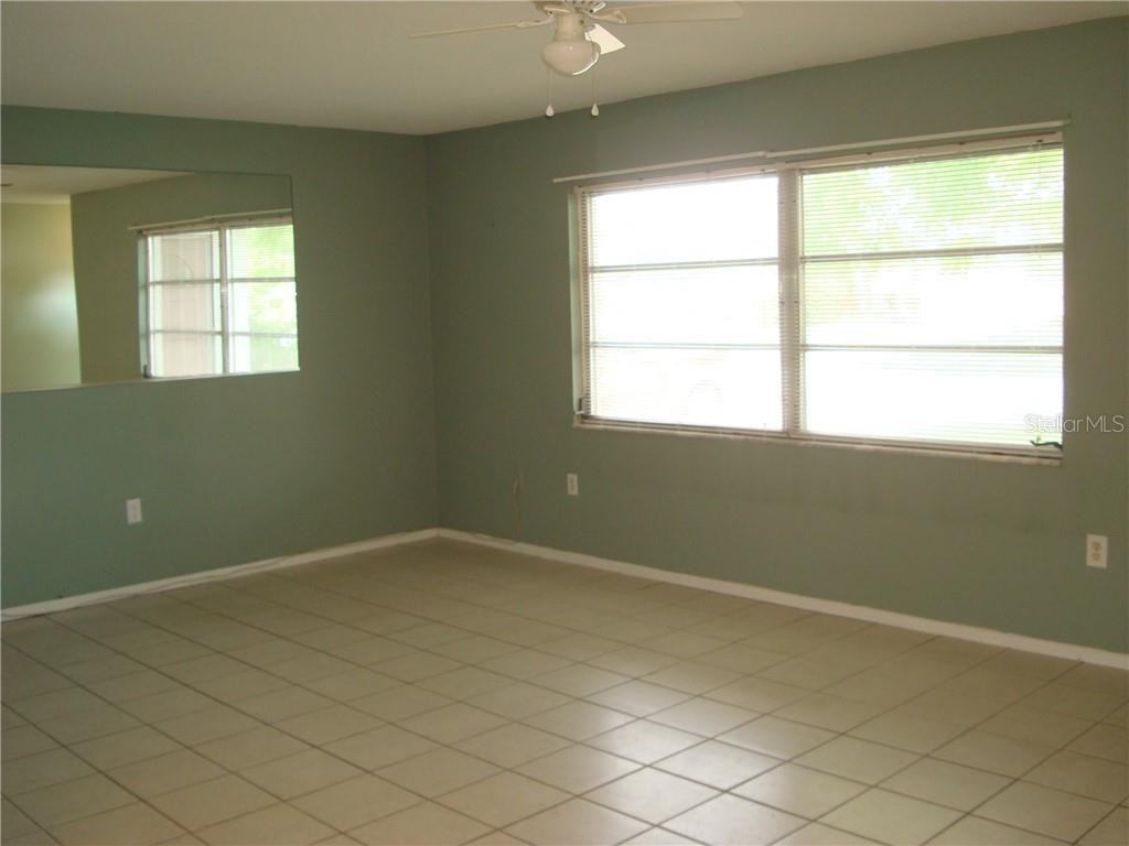 6829 Roxbury Dr - Photo 2 of 20