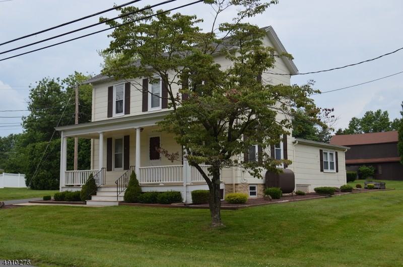 7 Larison Ln - Photo 2 of 21