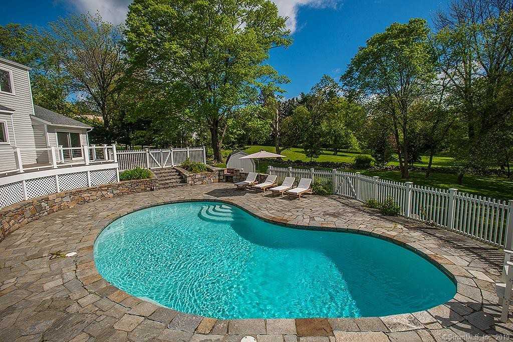 73 Turkey Hill Rd S - Photo 2 of 34