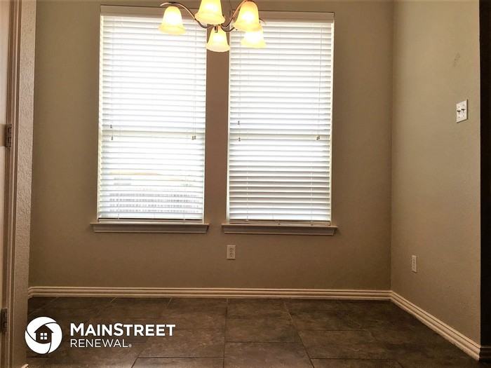 288 Edison Ln - Photo 3 of 10