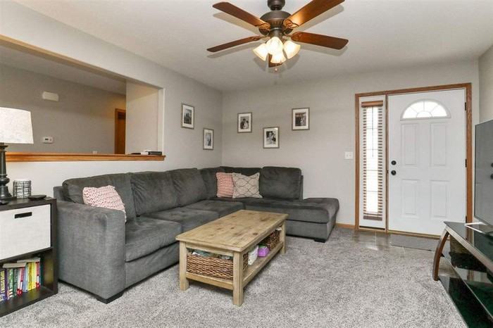 160 War Admiral Lane - Photo 3 of 16