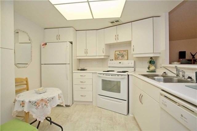 20 Guildwood Parkway - Photo 2 of 8