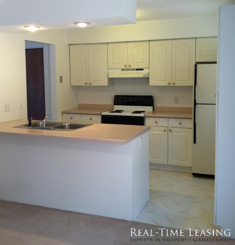 2096 Highwood Avenue East - Photo 2 of 12