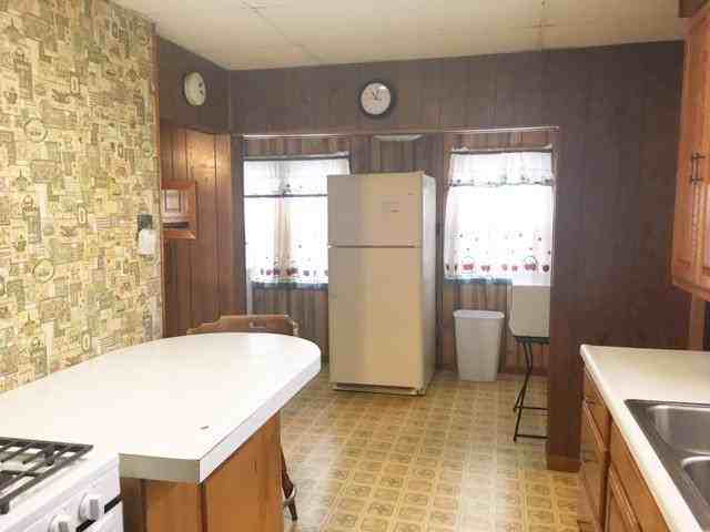 713 West 9th Street - Photo 2 of 5