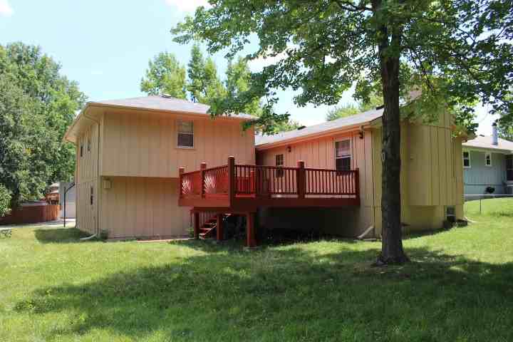 310 Southeast Wingate Street - Photo 2 of 28