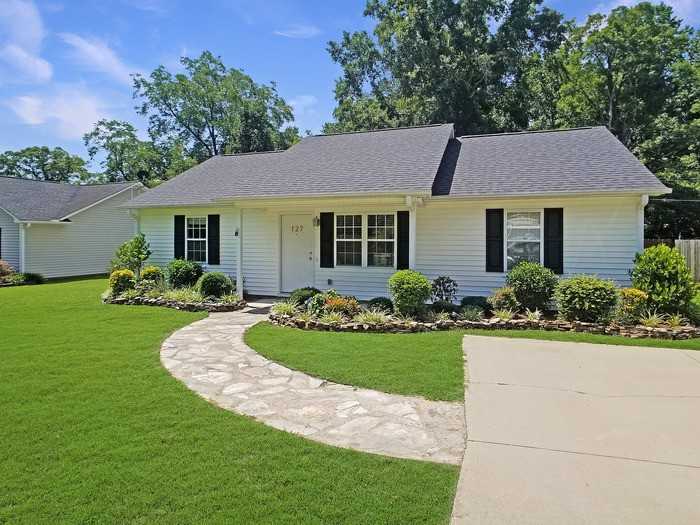 127 Old Petrie Rd - Photo 2 of 5
