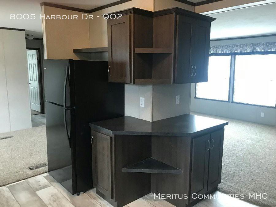 8005 Harbour Dr #902 - Photo 2 of 16