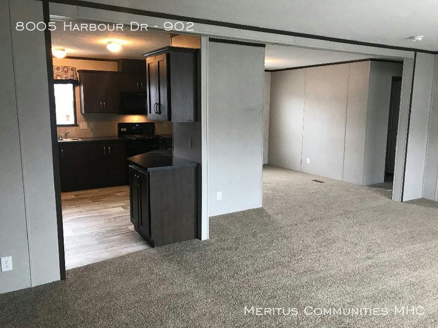 8005 Harbour Dr #902 - Photo 3 of 16