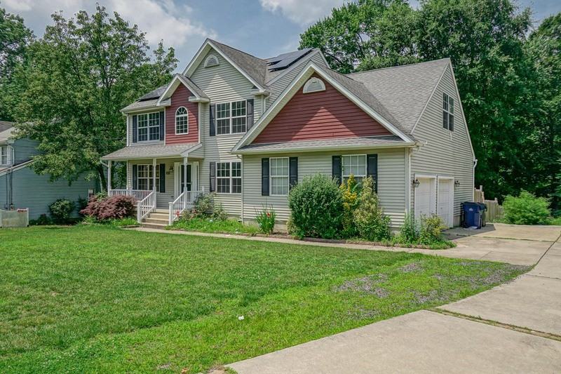 1213 Maple Ave - Photo 2 of 21
