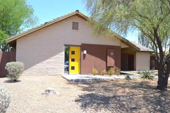 3907 S Farmer Ave - Photo 2 of 38