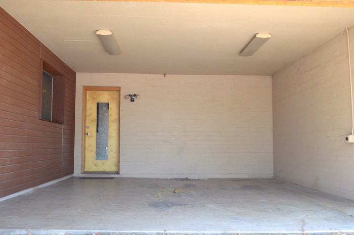 3907 S Farmer Ave - Photo 3 of 38