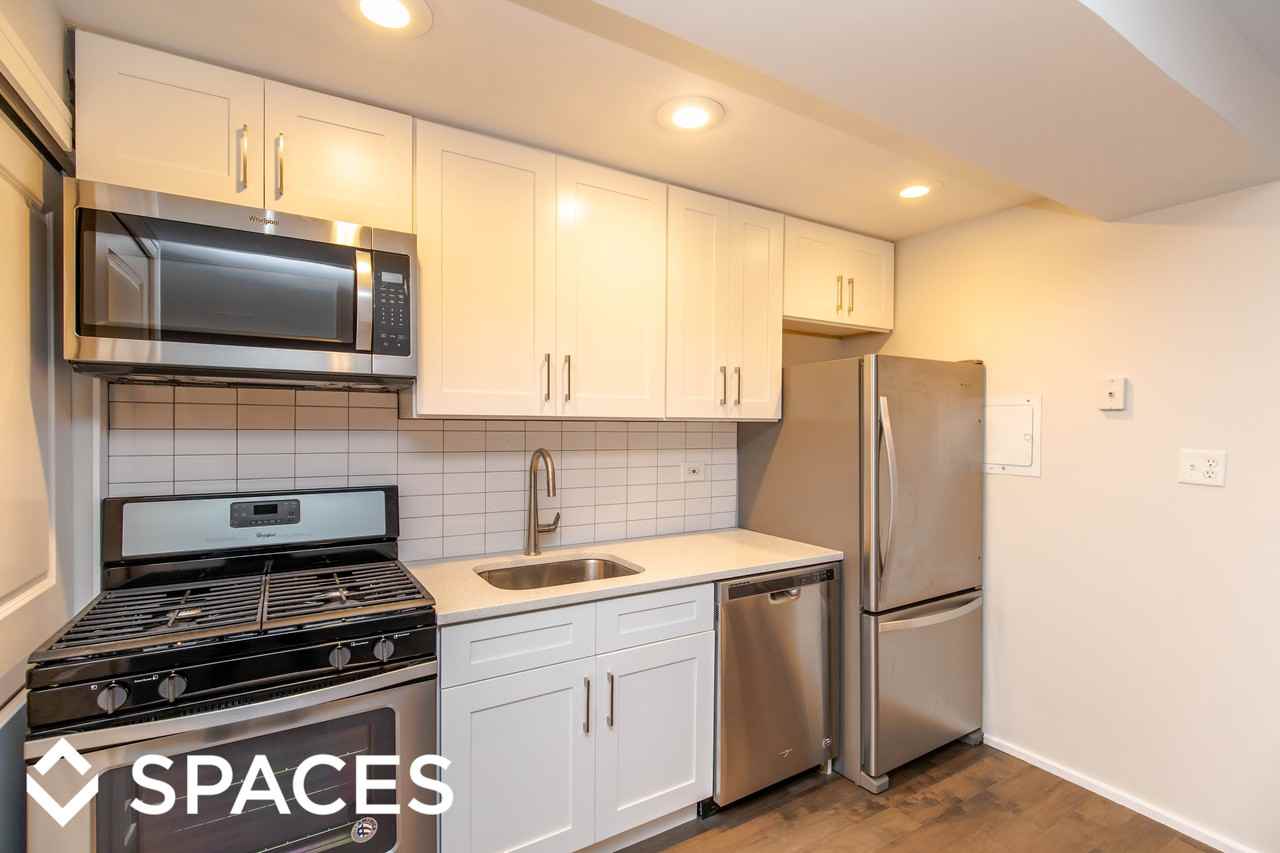663 W Melrose - Photo 3 of 20