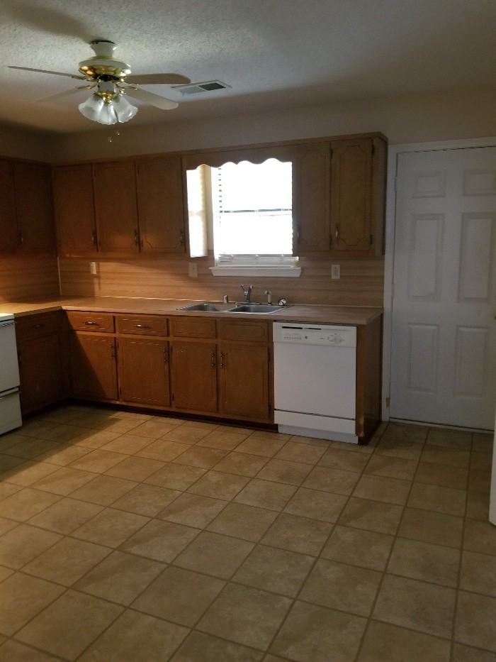 5422 Notting Hill Rd - Photo 3 of 6