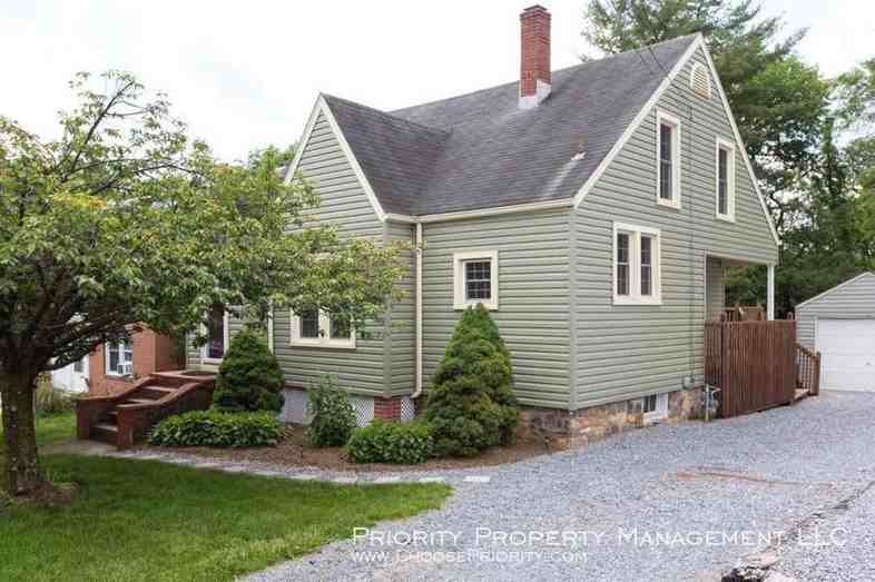 149 Maryland Ave, Harrisonburg, VA 22801 3 Bedroom House for 1,400