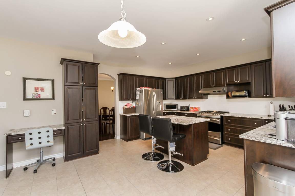 604 Miro Way, Kanata - Photo 2 of 28