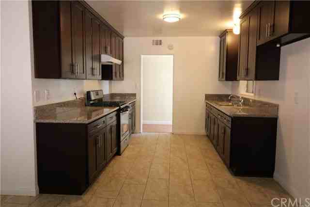 1428 Sandia Ave - Photo 3 of 18