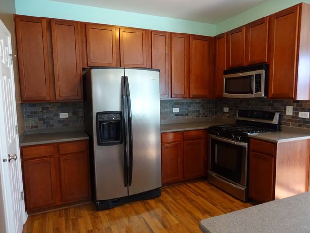 25247 Colligan St - Photo 3 of 19