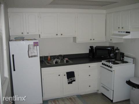 2359 E Grand River Ave - Photo 2 of 6