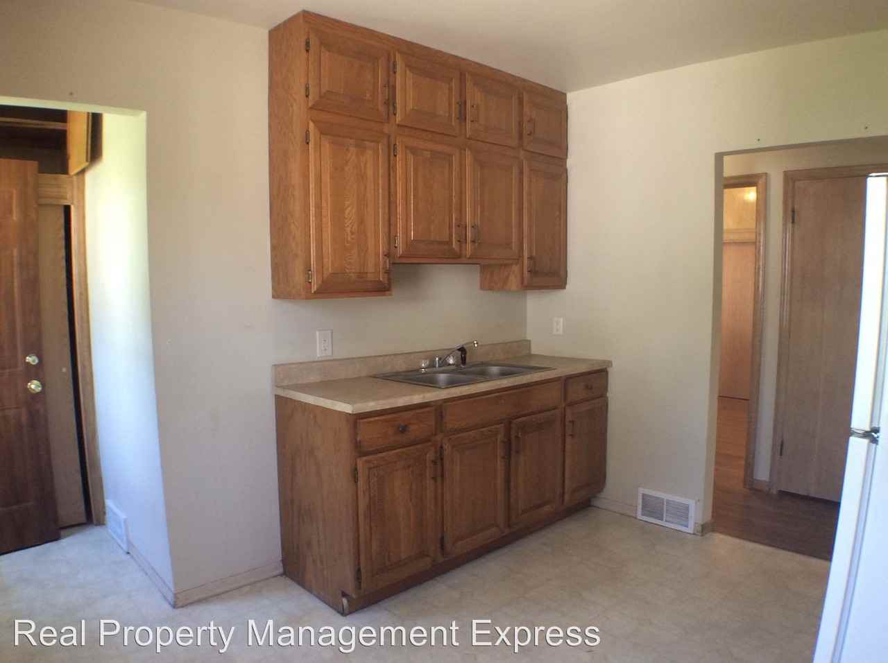 1602 W 26th St - Photo 3 of 17