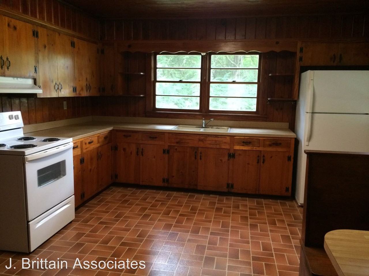735 Beck Rd - Photo 3 of 11
