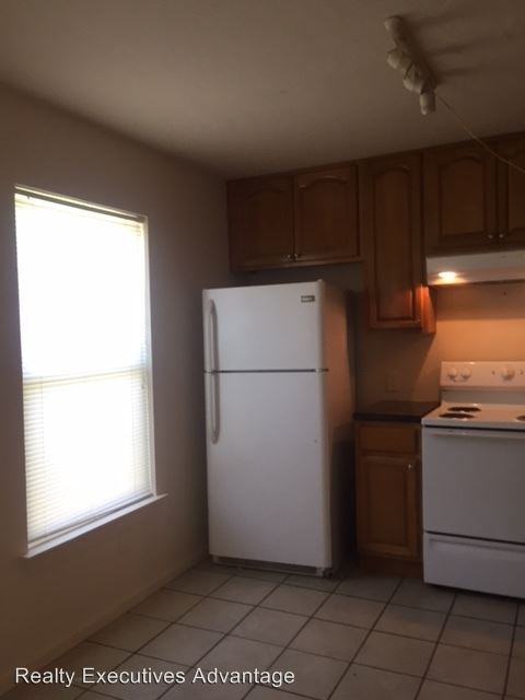 1515 Bayou Homes Dr - Photo 3 of 11
