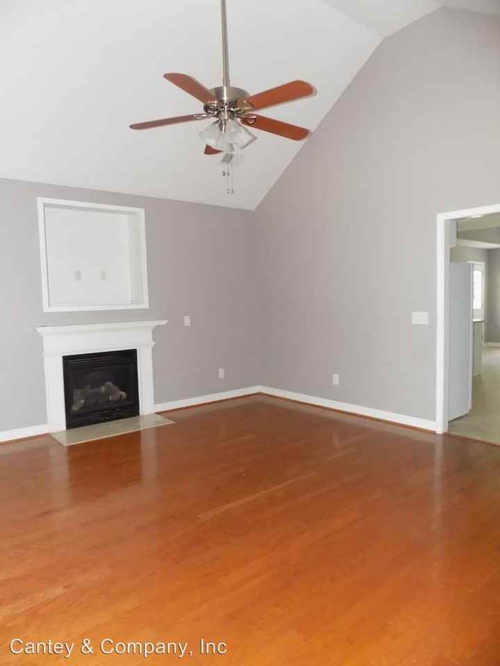 2324 Harrison Rd - Photo 2 of 11