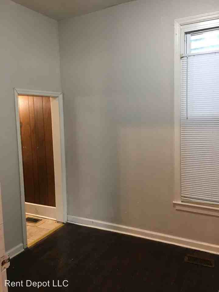 1312 E Olive St - Photo 3 of 9