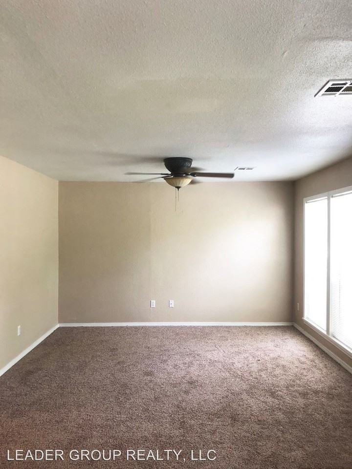 717 Indiana Ave - Photo 3 of 18