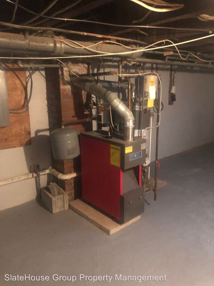 424 W Whitehall St - Photo 2 of 10