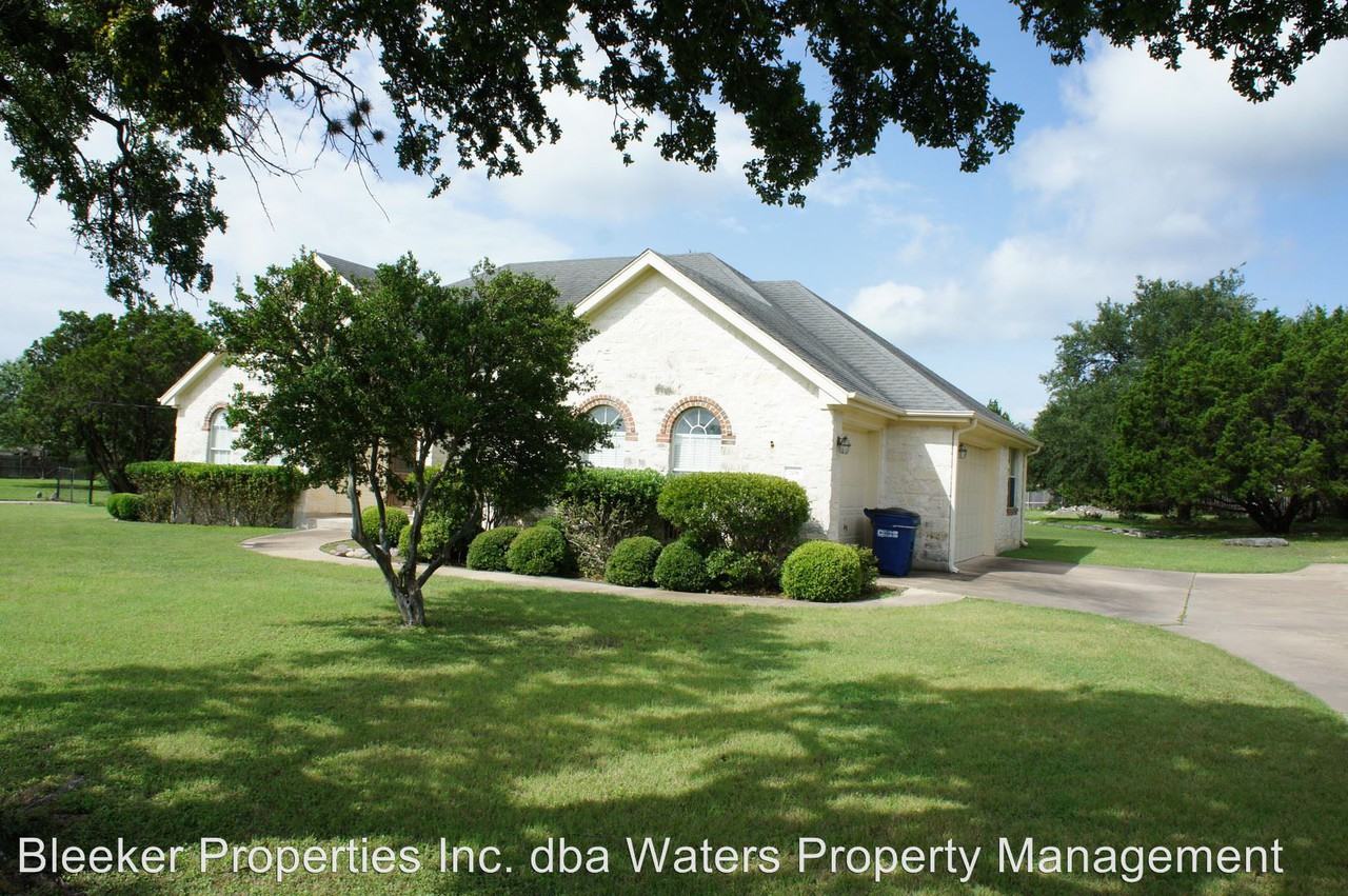 208 Allen Cir - Photo 2 of 17