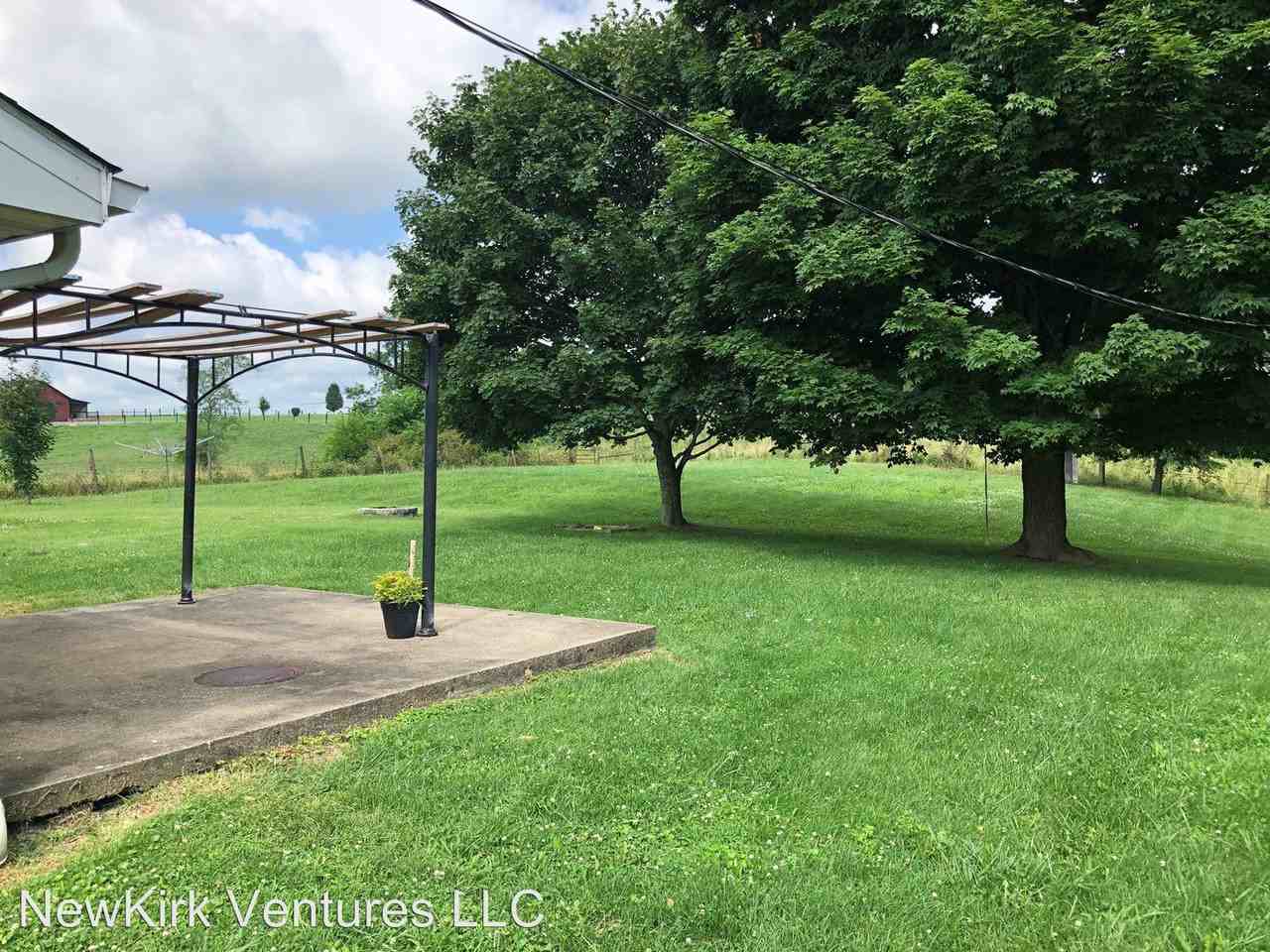 1645 Whitaker Ln - Photo 3 of 17