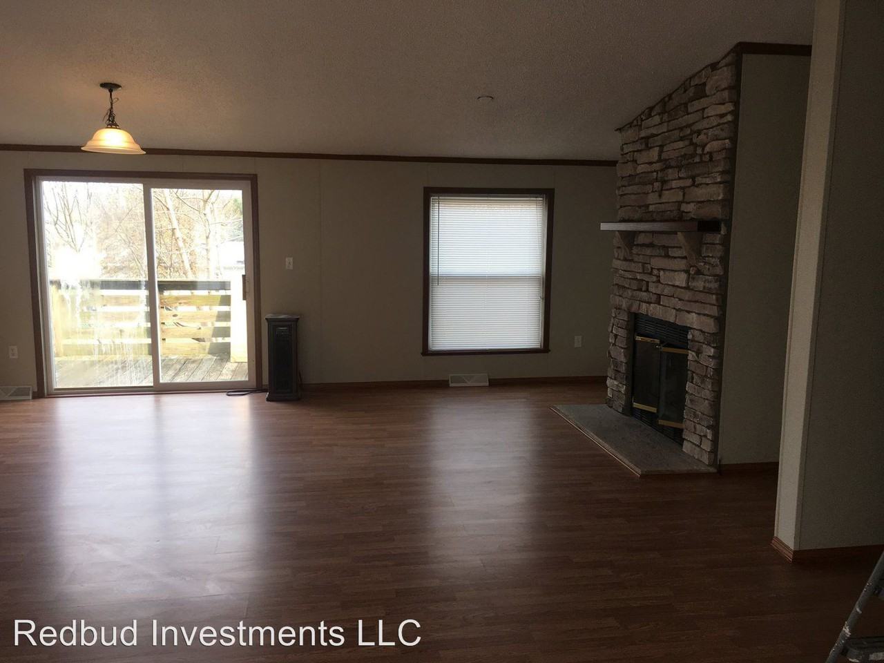 403 Redbud Ct - Photo 3 of 17