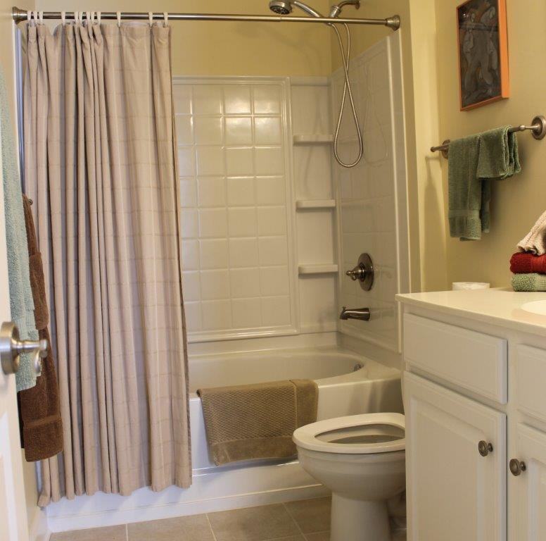2244 Ashley Crossing Dr - Photo 6 of 19