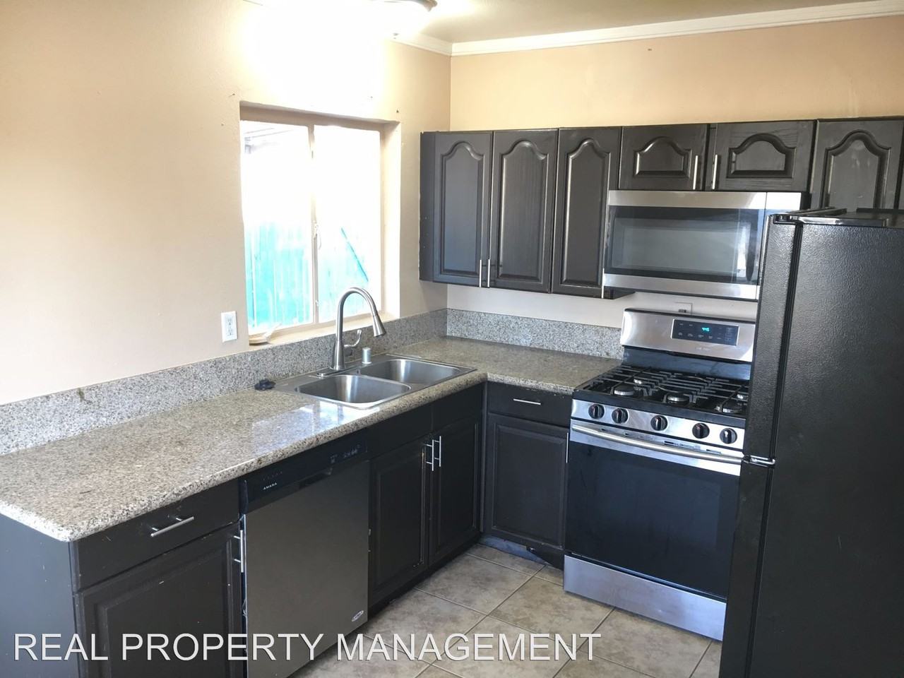 4325 Fulton Pl - Photo 3 of 32