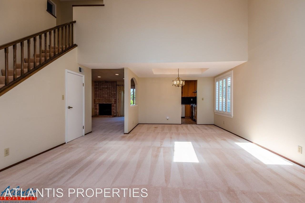 4979 Fontanelle Pl - Photo 3 of 21