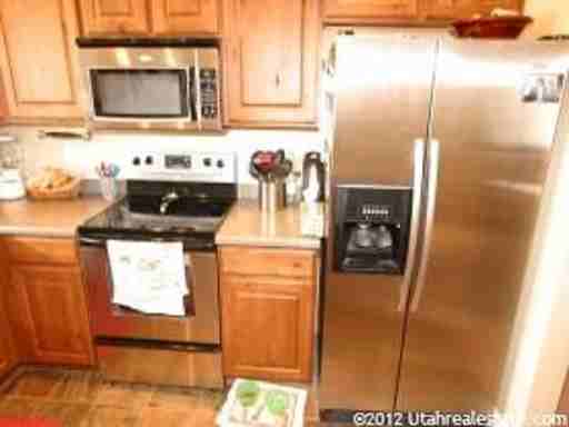 1374 Parkside Dr #1 - Photo 3 of 11