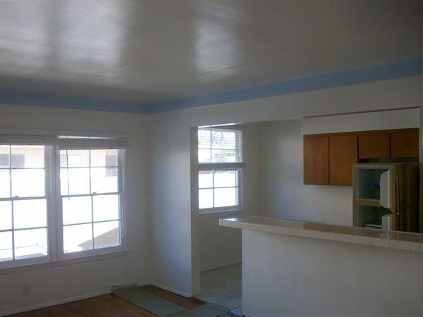 1749 North Mariposa - Upper - Photo 2 of 5